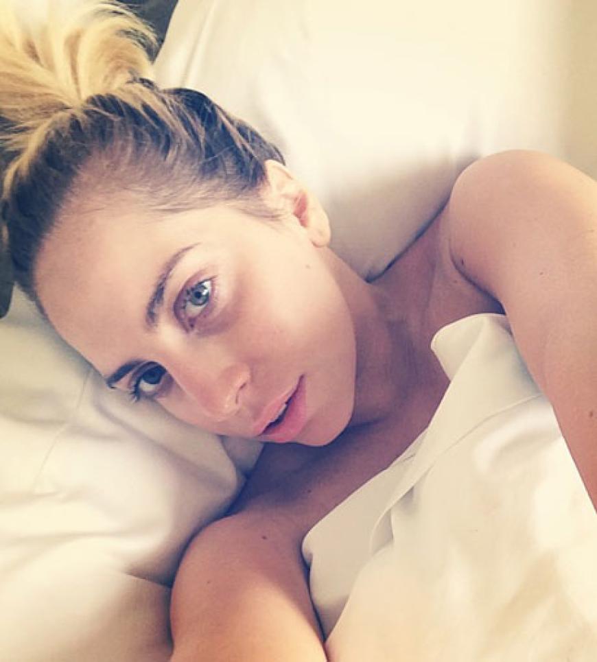 Ungeschminkt Lady Gaga Nackt Und Oben Ohne Im Bett Ok Magazin