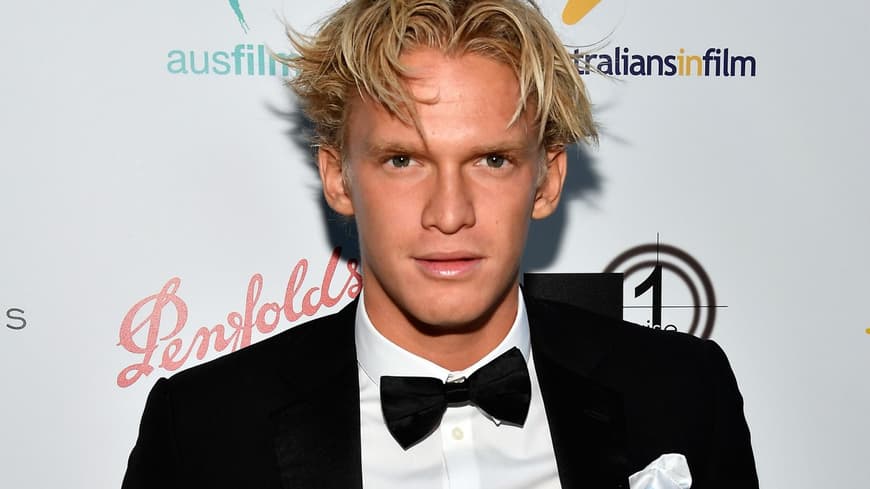 Cody Simpson Ok Magazin Miley cyrus's boyfriend cody simpson serenades her at hospital bedside.