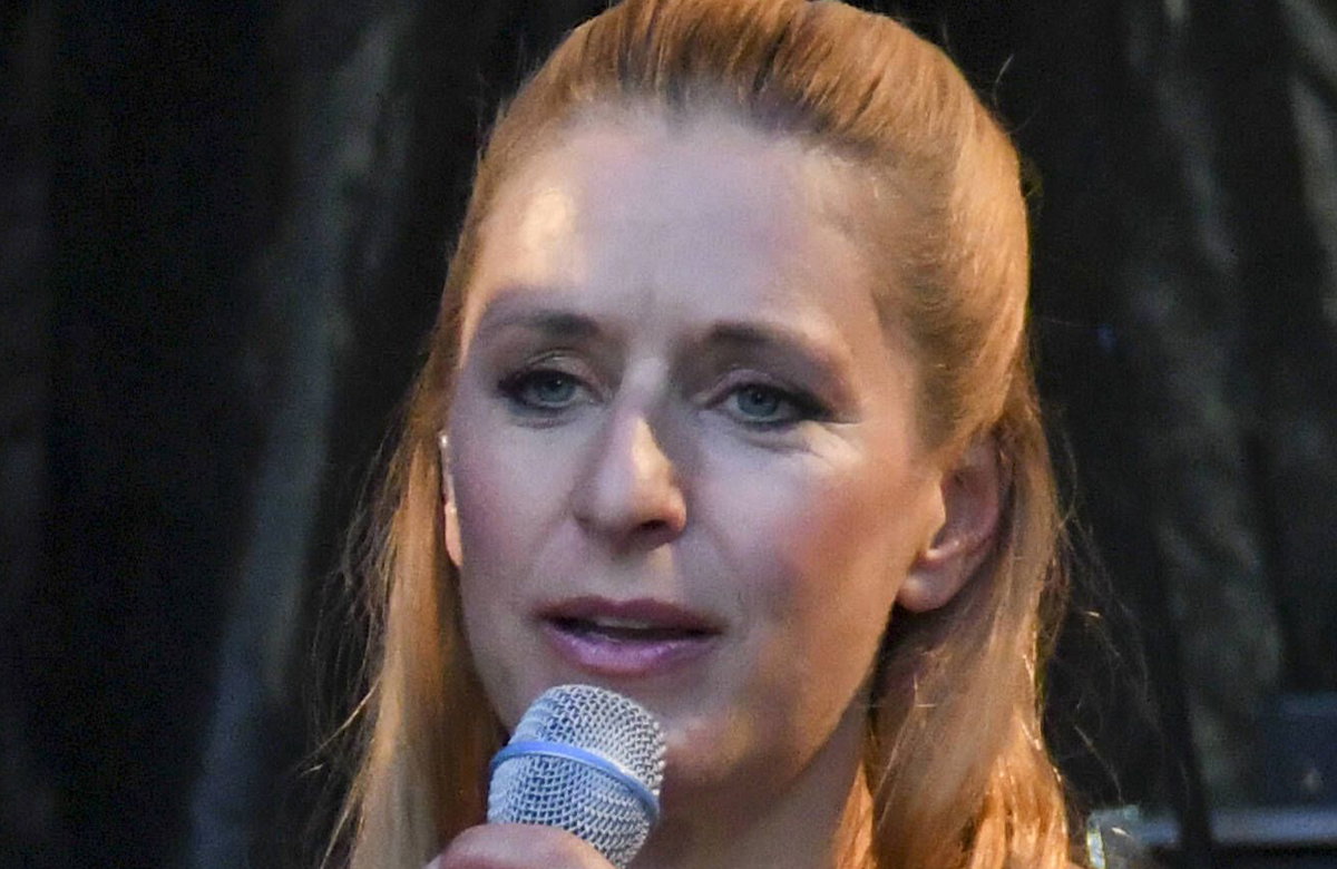 Stefanie Hertel Zieht Sich Nackt Aus Ich Lasse Die H llen Fallen 