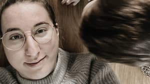 Melissa liegt auf dem Boden neben ihrem Sohn