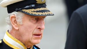 Prinz Charles kämpft bei der Beerdigung von Queen Elizabeth II. mit den Tränen