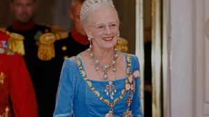 Königin Margrethe lächelt.