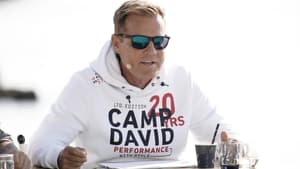 Dieter Bohlen bei DSDS mit Sonnenbrille am Jurypult