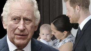 König Charles guckt skeptisch zur Seite, Prinz Harry und Herzogin Meghan gucken Archie an