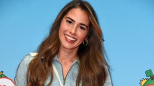 Sarah Engels neigt Kopf zur Seite