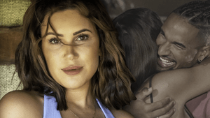 "Der Bachelor" 2023 - Folge 5 - Rebecca und David Jackson umarmen sich 