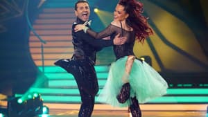 Christina Luft und Ali Güngörmüş tanzen bei "Let's Dance" und lachen