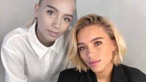 Lisa und Lena Mantel posieren für ein Selfie