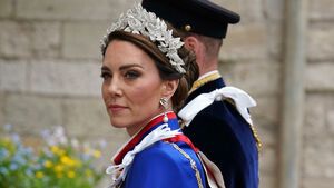 Prinzessin Kate und Prinz William betreten Westminster Abbey bei der Krönung von König Charles III.