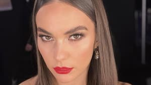 Renata Lusin macht ein Selfie 