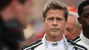 Brad Pitt mit ernstem Gesichtsausdruck