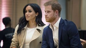 Herzogin Meghan und Prinz Harry sehen besorgt aus