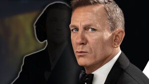 Daniel Craig als James Bond, im Hintergrund ist Aaron Taylor-Johnsons Silhouette