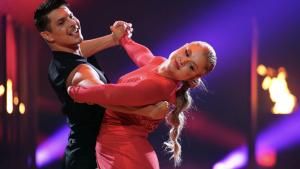 Alexandru Ionel und Sophia Thiel tanzen einen Tango bei "Let's Dance".