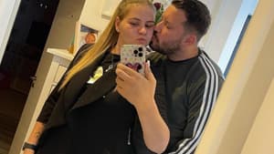 Sylvana Wollny und Florian Köster machen ein Selfie