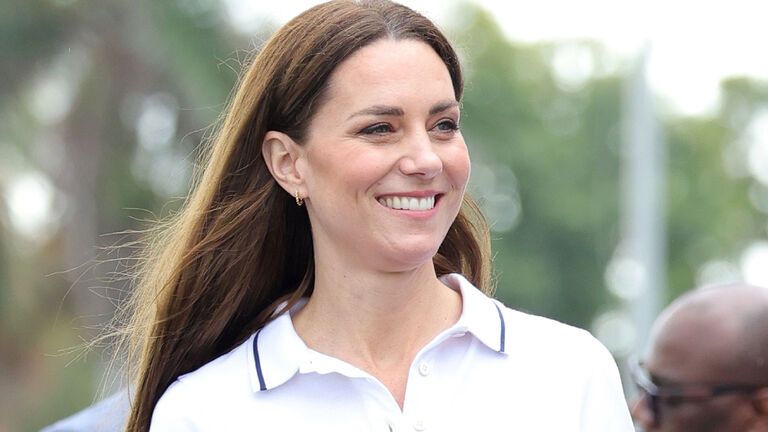 Prinzessin Kate lächelt breit