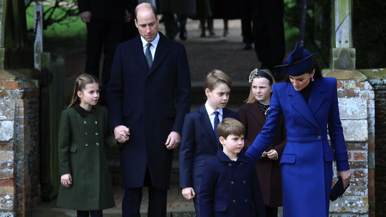 Prinz William und Prinzessin Kate mit ihren Kindern George, Charlotte und Louis beim Weihnachts-Gottesdienst