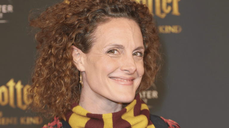Schauspielerin Barbara Lanz lächelnd bei "Harry Potter und das verwunschene Kind"-Premiere 