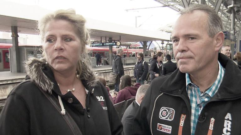 Silvia Wollny und Harald Elsenbast am Bahnhof.